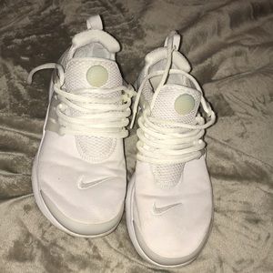 White Nike Prestos